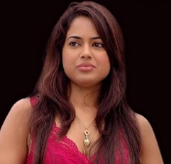 Sameera Reddy shares an update about her family testing COVID-19 positive