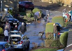 U.K. military helps combat flooding