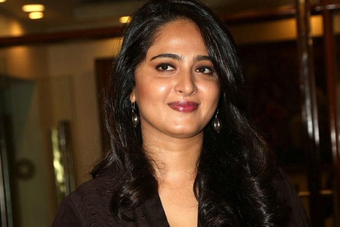 Star Heroine Approached To Host Telugu Bigg Boss