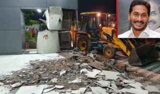 Mixed reactions on Praja Vedika demolition