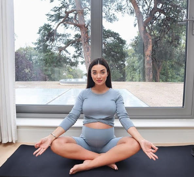 Photo Story: Meditating Days Before Delivery!