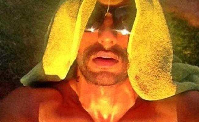 Ranveer raises temperature with shirtless pic
