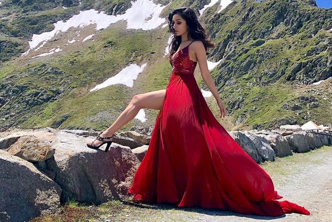 pHOTo Alert: Red Hot Shraddha From Saaho