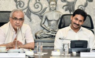 Jagan wants liberal assistance from Centre
