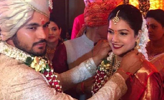 Manish Pandey ties knot with actress Ashrita Shetty