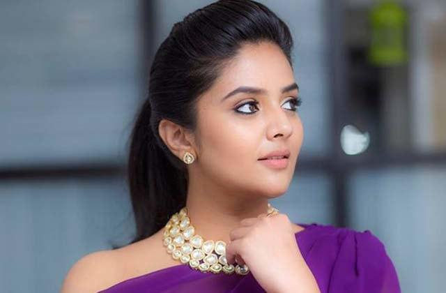Sreemukhi To Get Married Before 2020 But Here Is The Bigger Shock
