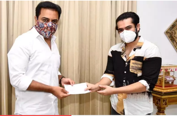 Hyderabad Floods: Actor Ram Pothineni hands over Rs 25 lakh cheque to Minister KTR