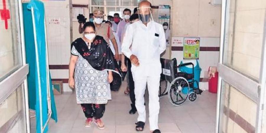Bandi urges Telangana govt to recruit medicos at hospitals