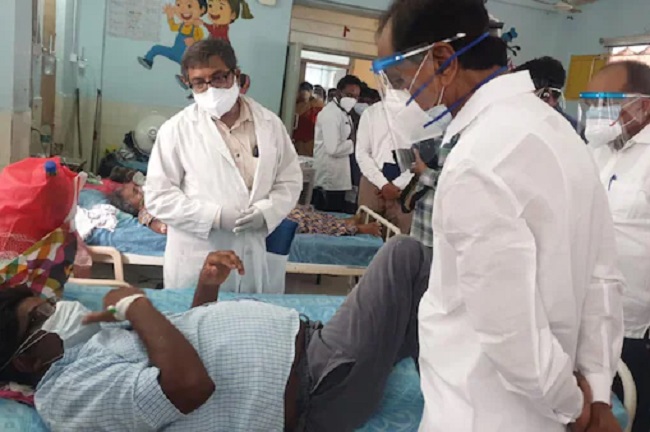 KCR visits Warangal MGM Hospital and inspects wards at the hospital!