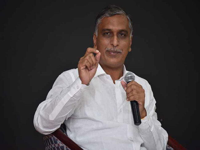Harish Rao announces smart gadgets for Asha workers!