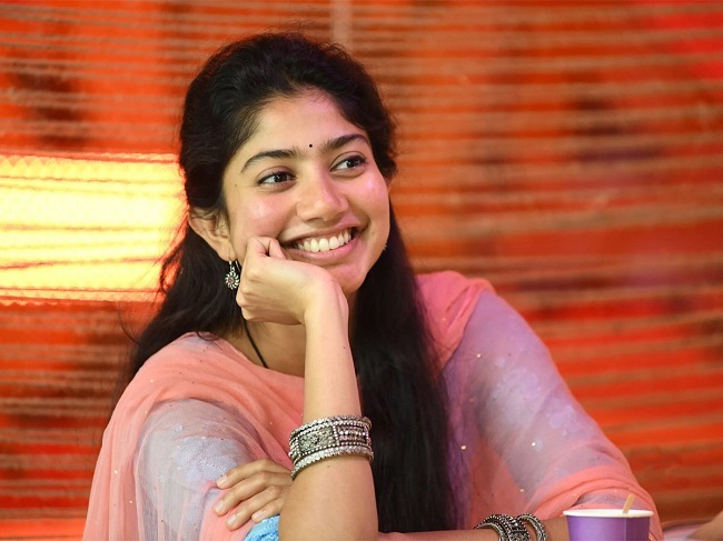 Sai Pallavi Making The Producers Happy With Her Behaviour!