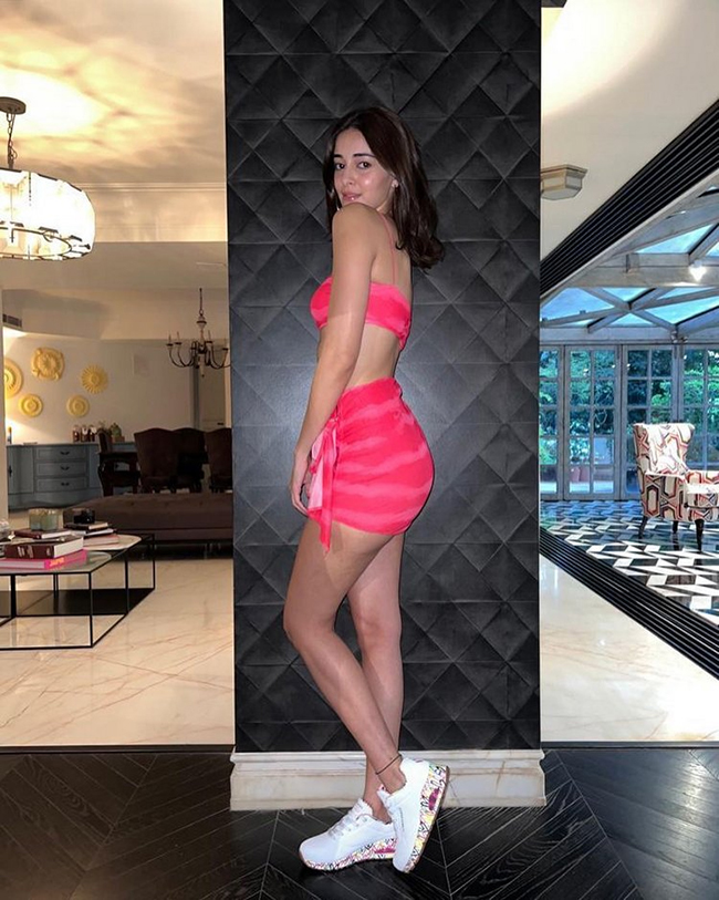 Photostory: ‘Liger’ Girl’s Jaw-Dropping Looks In Designer Pink!