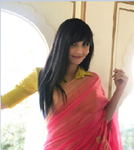 sakshi dhoni in pink saree