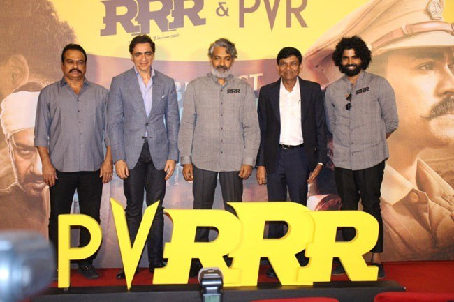 Bollywood Media Hyping Up RRR Teaser