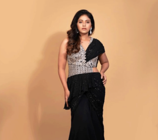 Anjali’s Black and Silver Beauty!