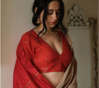 Sanjeeda Shaikh Dazzles in a Bold Red Saree