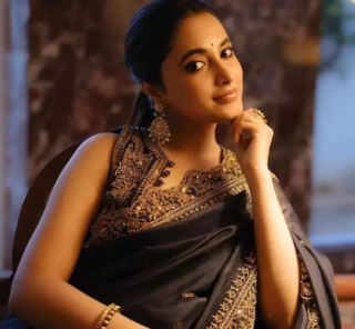 Priyanka Arul Mohan Unveils Her Peacock-inspired Saree Look
