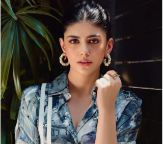 Summer Chic: Sanjana Sanghi’s Summer Look in Loose-Fitting Outfit