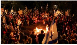 Thousands of Israelis turn out in renewed rally against govt
