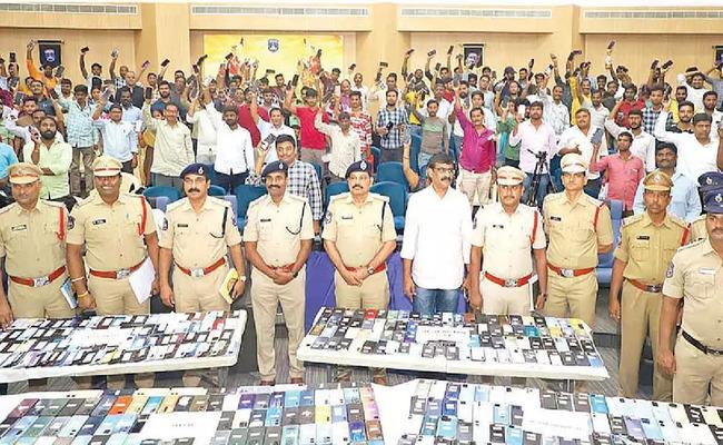 Stolen Mobile Phones worth 1.5 Crore Recovered by Cyberabad Police